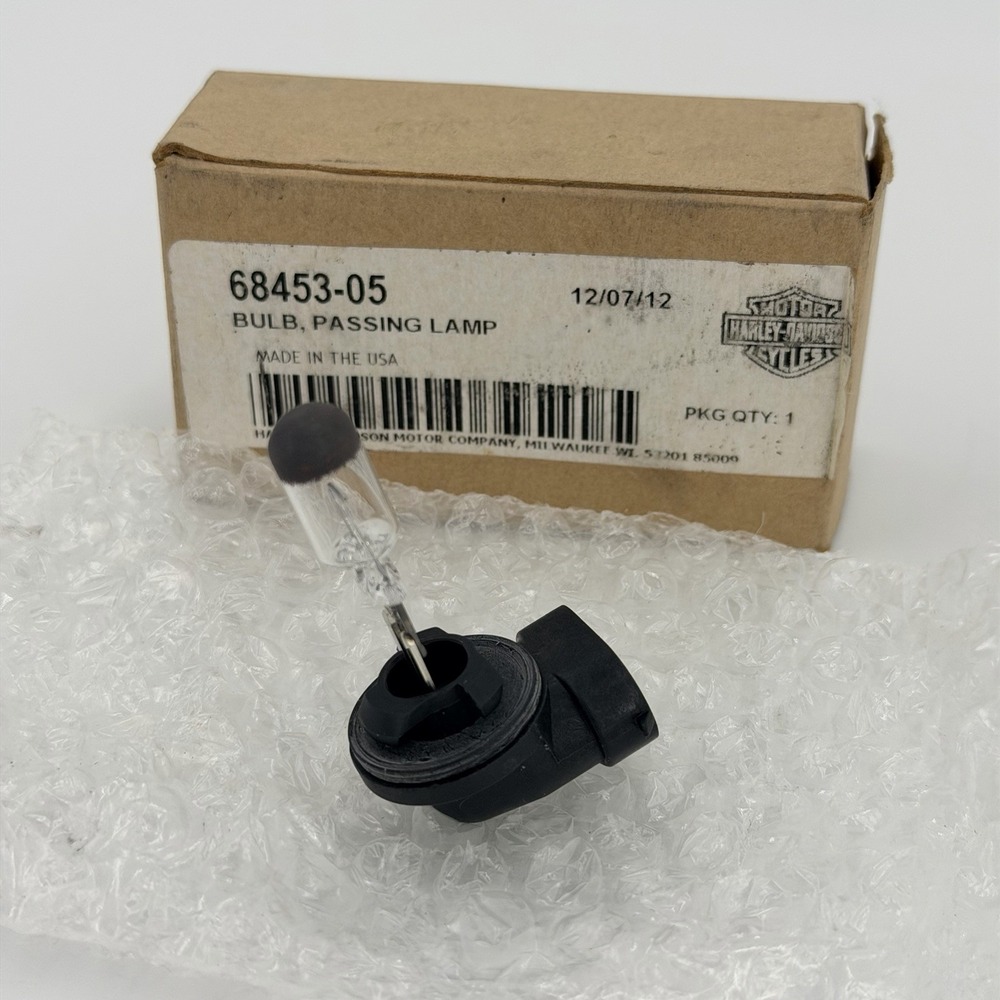 NEW OPEN BOX - GENUINE - HARLEY DAVIDSON - BULB, PASSING LAMP     OEM # 68453-05